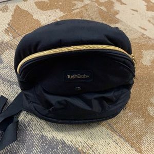 Like new TushBaby hip carrier